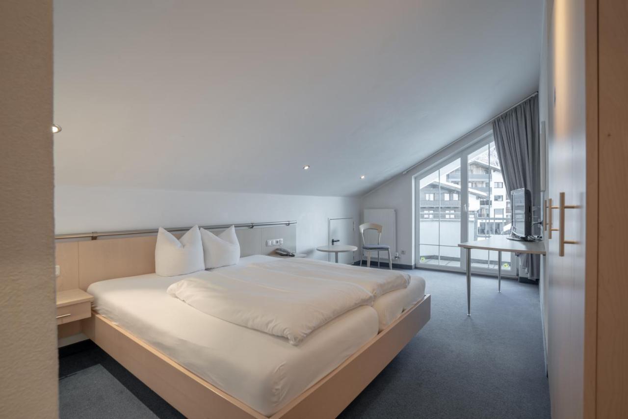 Petit Madlein Bed & Breakfast Ischgl Exterior photo