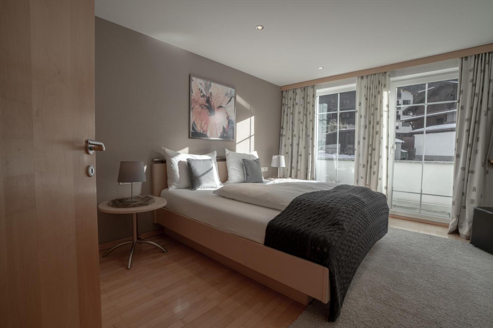 Petit Madlein Bed & Breakfast Ischgl Exterior photo